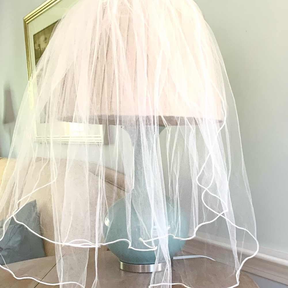 ☃️ VEIL White Tulle. 1st comm./bride. ELEGANT SIMPLICITY 29”. NWT